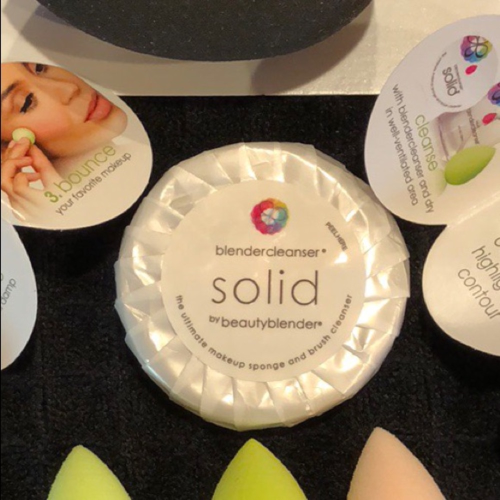 Cleansing bar for beauty blender